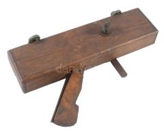 Antik asztalos nútgyalu, h: 24 cm