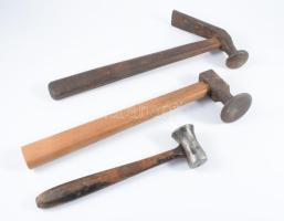 3 darab ötvös kalapács, h: 29 cm