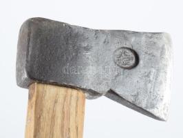 Antik jelzett magyar balta, h: 32 cm