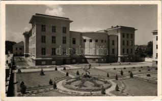 Kolozsvár, Cluj; Egyetemi Klinikák, kórház / university clinic, hospital (vágott / cut)