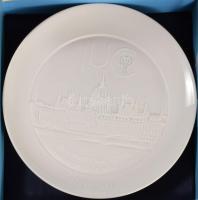 Herendi International Forum Budapest 1979 litofán dísztányér, hibátlan, dobozában, d: 19 cm