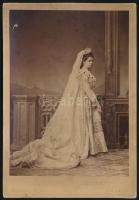 cca 1872 Pauliné Markovits Ilka (1839-1915) opera-énekesnő portréja, keményhátú fotó műterméből, 16,...