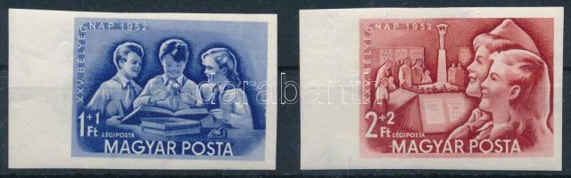 1952 Bélyegnap (25.) ívszéli vágott sor (20.000)
