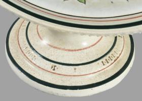 1825 Kerámia butella paradicsommadár mintával, jelzett, kupakja ragasztott, m: 28 cm