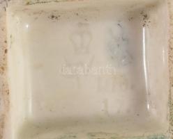 Szerencsemalac és antik kislány figurás virágtartók, egyik jelzett, hibátlan, m: 10 cm alatt