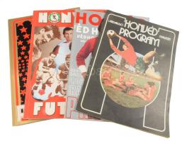 cca 1975-1980 4 db Honvéd labdarúgó magazin, műsorfüzet, vegyes állapotban, kissé dohos