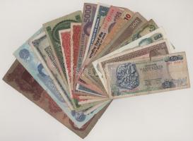 Vegyes 15db-os rossz tartású külföldi és magyar bankjegy, közte Jugoszlávia, Irak, Katar, Irán, Sier...