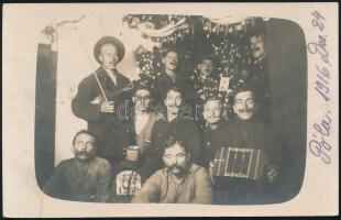 1916. dec. 24. Póla, matrózok és gépmesterek karácsonyi ünneplése, feliratozott fotólap, 9x14 cm