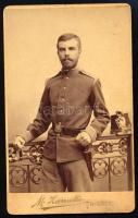 1894 Tüzér kadét portréja (Ferdinand Voslár), vizitkártya M. Zanutto trieszti műterméből, a hátoldal...