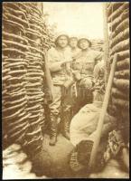 cca 1916-1918 Rohamsisakos magyar katonák egy lövészárokban a fronton, I. világháborús fotó, hátolda...
