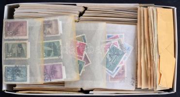 Magyar borítékos rendező a 1940-es évektől a kb 70-es évekig, bonbonos dobozban