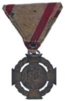 1908. "Katonai Jubileumi Kereszt" aranyozott bronz kitüntetés eredeti mellszalagon T:XF pa...