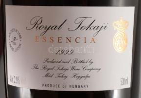 1999 Royal Tokaji Essencia 1999, számozott (12./1200), 2,9%, rendkívül igényes fa díszdobozban, kris...