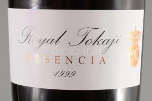 1999 Royal Tokaji Essencia 1999, számozott (12./1200), 2,9%, rendkívül igényes fa díszdobozban, kris...
