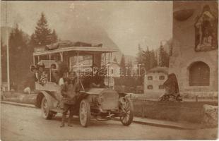 Gasthof Weisses Kreuz / automobil kirándulókkal, étterem / automobile with group. photo (fl)