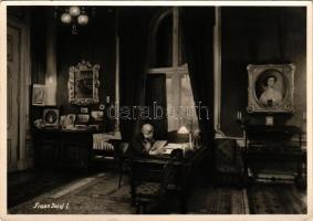 Kaiser Franz Joseph / Ferenc József dolgozószobájában, belső / Franz Joseph in his room, interior (E...