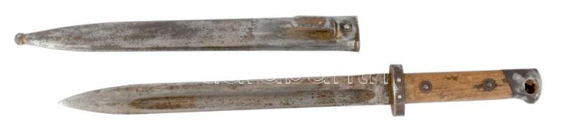 Mannlicher M1895 bajonett, jelzett, a pengén "F.G.GY." gyártói jelzéssel, fém hüvellyel, v...