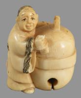 cca 1900, Japán elefántcsont netsuke, m: 4 cm