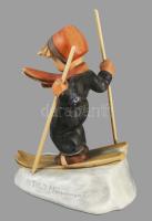 Hummel síelő figura, pótolt lécekkel, de hibátlan, jelzett, m: 15 cm
