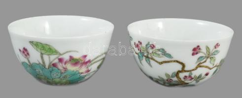 Antik kínai famille rose 2 darab csésze alátéttel, kuangxi jelzéssel, kis kopással, d: 9,5 cm