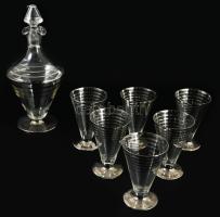 cca 1940 Art deco likőrös készlet, 6 darab pohár, minimális kopással, m: 11 cm, és dugós üveg m: 26 ...