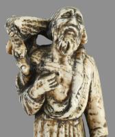cca 1880-1900 Szent Jeromos faragott csont szobor, m: 14 cm