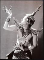 cca 1933 Man Ray (1890-1976) amerikai fotóművész, a dadaizmus és a szürrealizmus egyik meghatározó m...