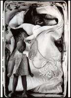 cca 1971 Mari Mahr (1941) Fox-Talbot díjas magyar - angol fotóművész felvétele (Mesék a kisbőröndből...