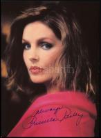 Priscilla Presley (1945-) színésznő autográf aláírása őt ábrázoló képen / autograph signature