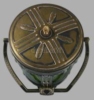 ca 1910 Szecessziós kekszes doboz. Ezüstözött fém, eredeti, hibátlan, üveg betéttel.d:13 cm, m: 17 c...