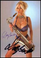 Dolly Buster (1969-) erotikus színésznő autográf aláírása őt ábrázoló képeslapon / autograph signatu...