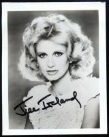 Jill Ireland (1936-1990) színésznő és táncosnő autográf aláírása őt ábrázoló képen / autograph signa...