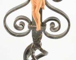 Kovácsolt vas asztali feszület, korpuszon sérüléssel, m: 33 cm