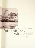 Balla András: Fotográfusok városa. Az esztergomi Art Fotográfia Stúdió jubileumi kiadványa. Kiadói p...