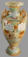 cca 1900 Satsuma japán váza pár, egyik talpa ragasztott, sérüléssel, m: 38 cm