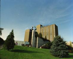 Kölcsényi Zoltán: Budapest, Novotel hotel kb 1980 10 db fotó negatív kocka, tartóban