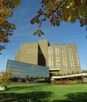Kölcsényi Zoltán: Budapest, Novotel hotel kb 1980 10 db fotó negatív kocka, tartóban