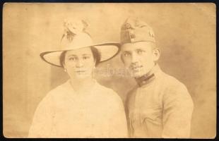 cca 1914-1918 A cs. és kir. "Albrecht főherceg" 44. gyalogezred katonája feleségével, fotó...