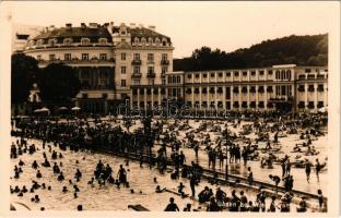 Baden bei Wien, Strandbad / beach, swimming pool with bathers