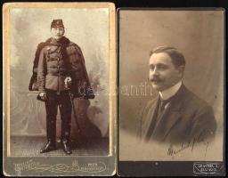 cca 1910-1915 Huszár egyenruhában, szablyával, ügyességi jelvénnyel, kabinetfotó, Atelier Raimund, W...