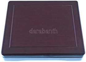 Mahagóni fa érmetartó kazetta bársonybéléssel, 1db beépített (207x147mm-es férőhely) + 2db kivehető ...