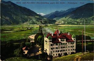 1912 Vinschgau, Vintschgau, Val Venosta (Südtirol); Bahn- und Post-Hotel Neu-Spondinig gegen den Ort...