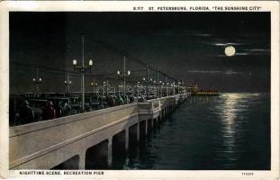 St. Petersburg (Florida), The Sunshine City, Nighttime Scene, Recreation Pier, automobiles