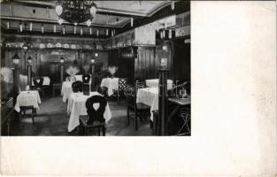 Wien, Vienna, Bécs; Ungarisches Weinhaus Restaurant Pataky, Weine der kgl. ung. Staatskellerei, Zige...