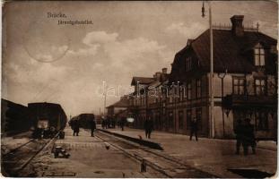 1917 Bräcke, Järnvägshotellet / railway station, railway hotel, train (creases)