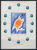 1965 Nyugodt Nap éve vágott blokk (6.000)