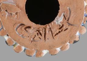 Csavlek Etelka (1947-): 4 darab kalapos hölgy figura, sérülésekkel, m: 16 cm alatt