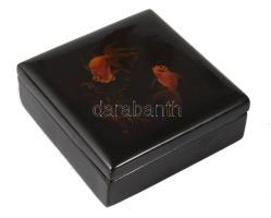 Kínai aranyhal mintás lakkozott doboz, 10x10 cm