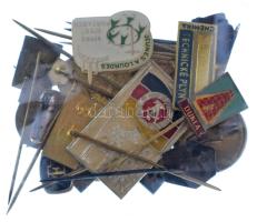 20db-os vegyes külföldi (főleg csehszlovák) jelvénytétel T:vegyes
20pcs mixed foreign (mostly from ...