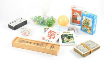 Vegyes játék tétel, közte tili-toli, puzzle, marokkó, domino, stb